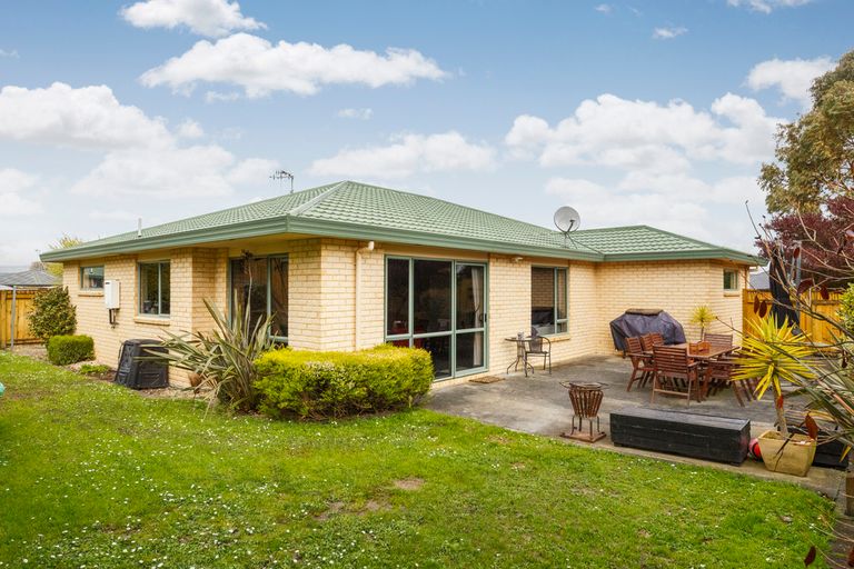 Photo of property in 3 Logan Way, Kelvin Grove, Palmerston North, 4414