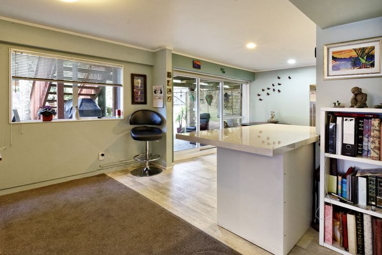 Photo of property in 45 Cliff View Drive, Green Bay, Auckland, 0604