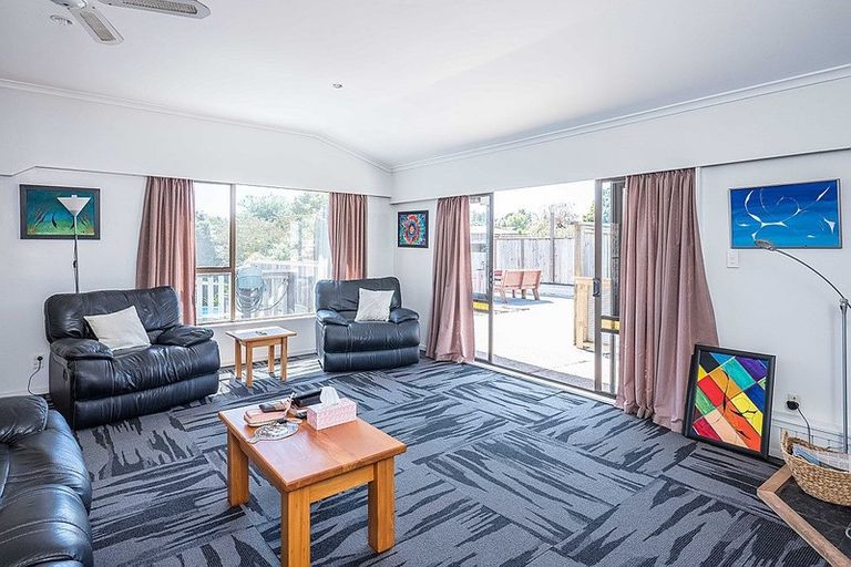 Photo of property in 17 Ratanui Road, Paraparaumu, 5032