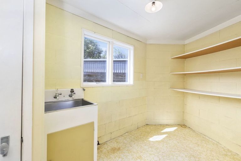 Photo of property in 76 Tamatea Road, Taupo, 3330