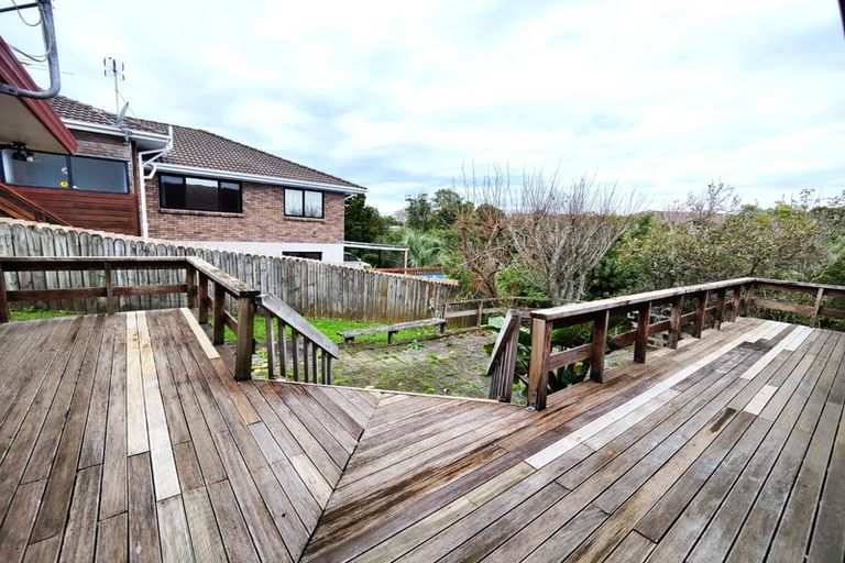 Photo of property in 18 Channing Crescent, Botany Downs, Auckland, 2010