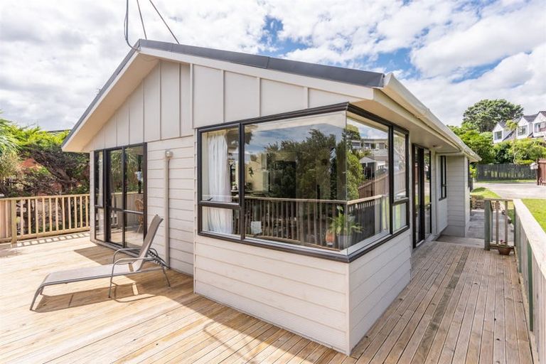 Photo of property in 15 Puketai Place, Pukerua Bay, 5026