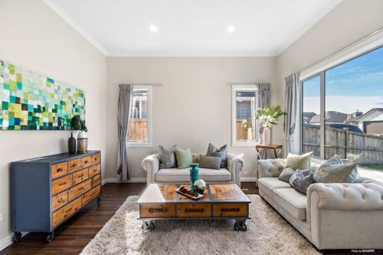 Photo of property in 6 Paso Fino Crescent, Karaka, Papakura, 2113