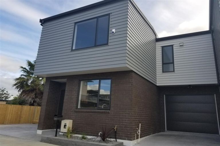 Photo of property in 1 Totara Haeata Lane, Flat Bush, Auckland, 2019