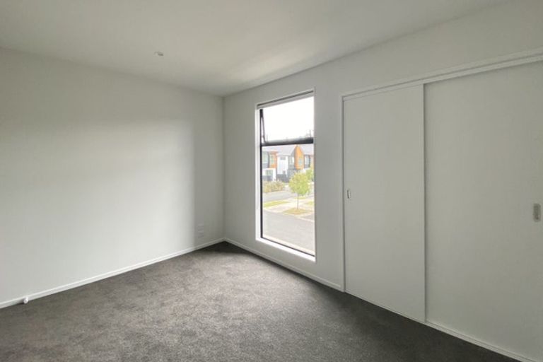 Photo of property in 6 Tuputupu Drive, Kumeu, 0810