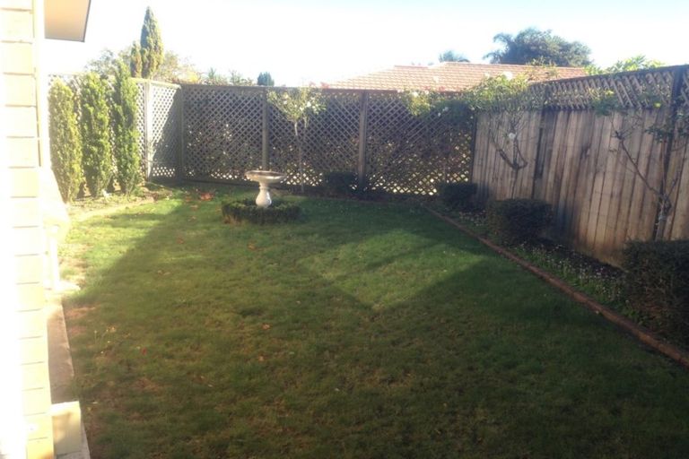 Photo of property in 9 Halstead Place, Huntington Park, Auckland, 2013