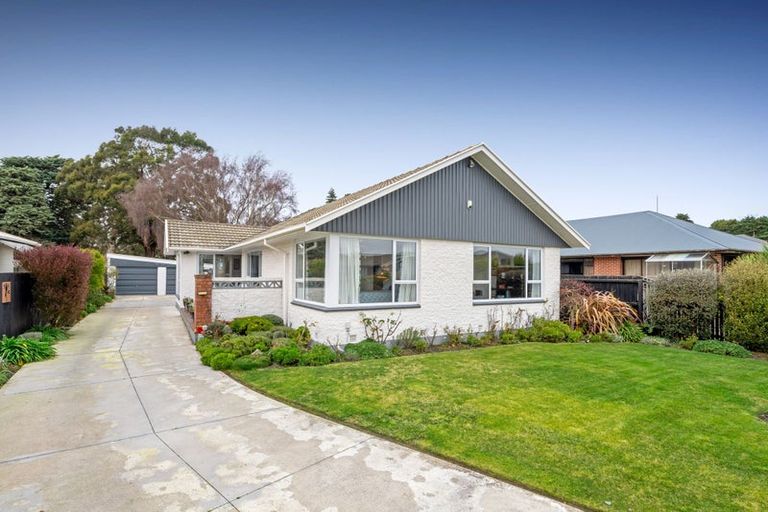 Photo of property in 42 Waratah Street, Avondale, Christchurch, 8061