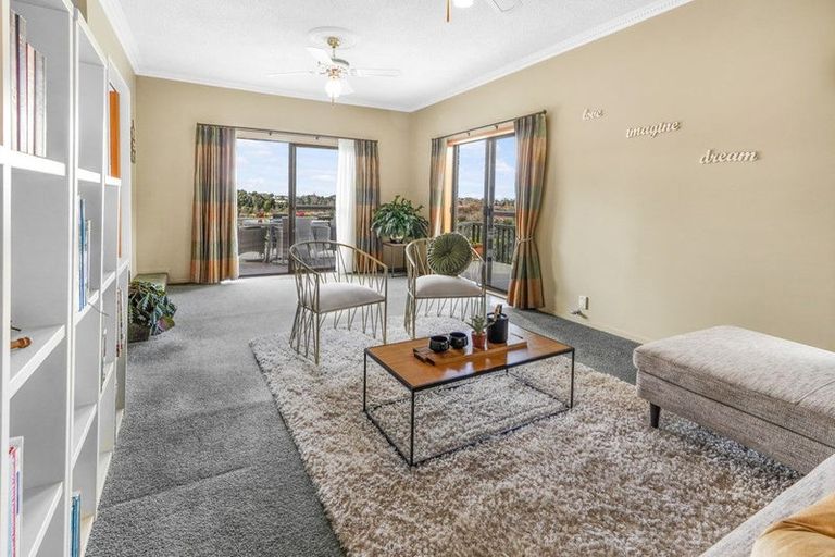 Photo of property in 98 Totara Drive, Pukete, Hamilton, 3200