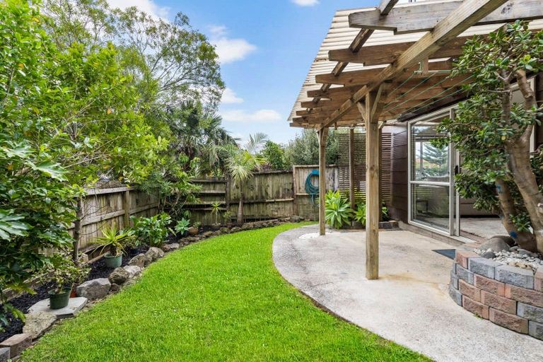 Photo of property in 54 Kohekohe Street, New Lynn, Auckland, 0600