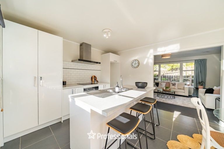 Photo of property in 190 Dowse Drive, Maungaraki, Lower Hutt, 5010