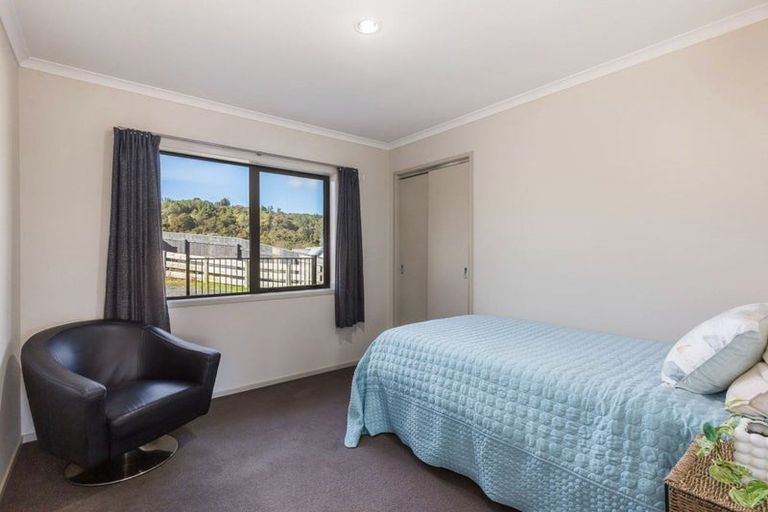 Photo of property in 78 Sunstone Crescent, Timberlea, Upper Hutt, 5018