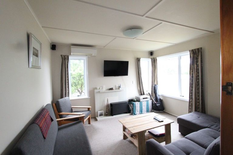 Photo of property in 15 Kiwi Street, Pahiatua, 4910