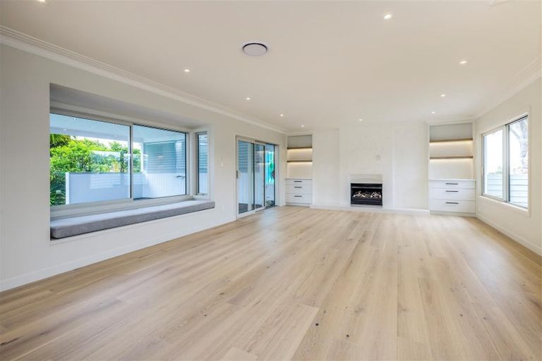 Photo of property in 8 Poseidon Place, Half Moon Bay, Auckland, 2012