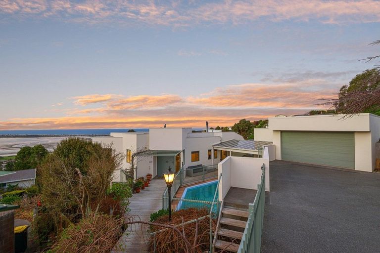 Photo of property in 185 Mount Pleasant Road, Mount Pleasant, Christchurch, 8081