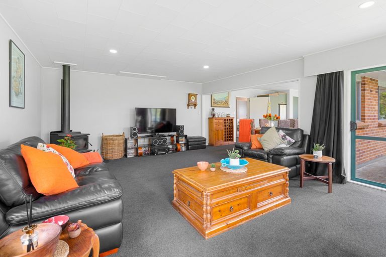 Photo of property in 620 Western Lake Road, Western Lake, Featherston, 5773