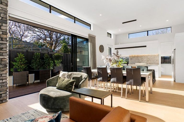 Photo of property in 59 Straven Road, Riccarton, Christchurch, 8011