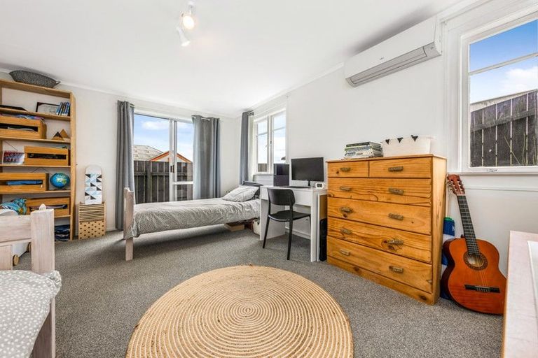 Photo of property in 1/53 Deep Creek Road, Waiake, Auckland, 0630