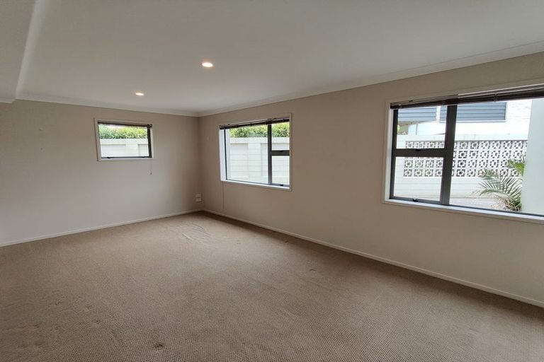 Photo of property in 41 Sorrel Crescent, Bucklands Beach, Auckland, 2012
