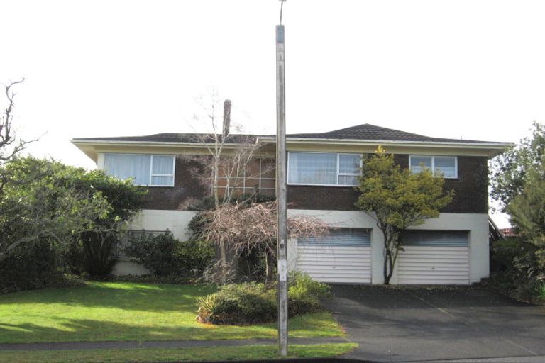 Photo of property in 82 Ray Small Drive, Pahurehure, Papakura, 2113