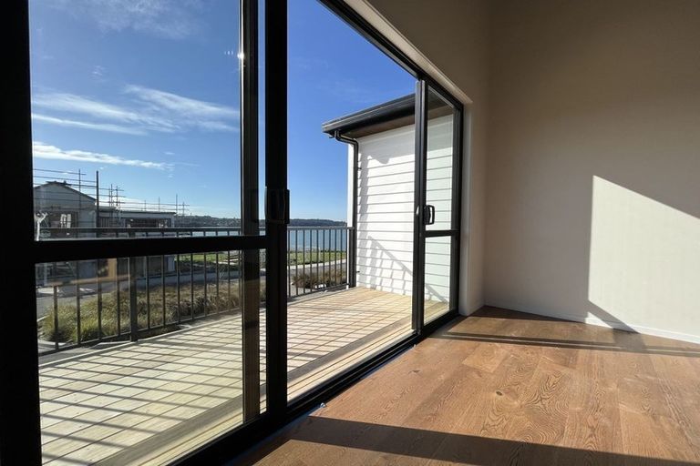 Photo of property in 3 Turbine Way, Hobsonville, Auckland, 0616