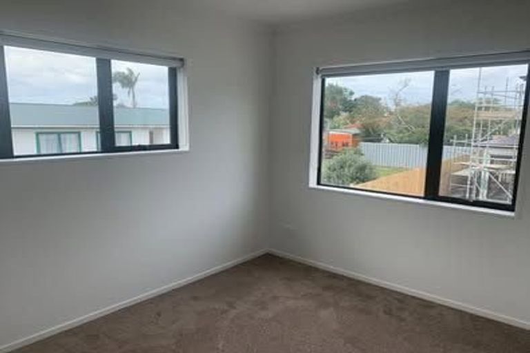 Photo of property in 52c Universal Drive, Henderson, Auckland, 0610