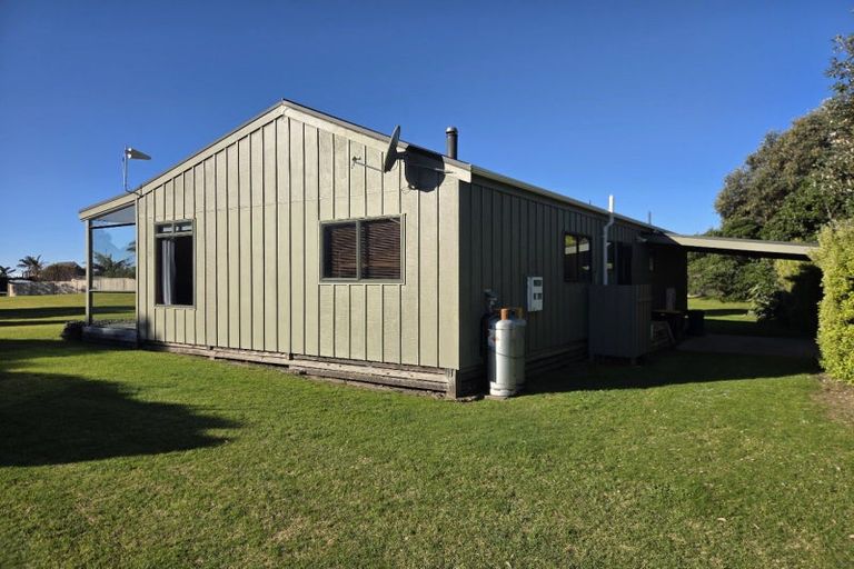 Photo of property in 109 Titoki Place, Matarangi, Whitianga, 3592