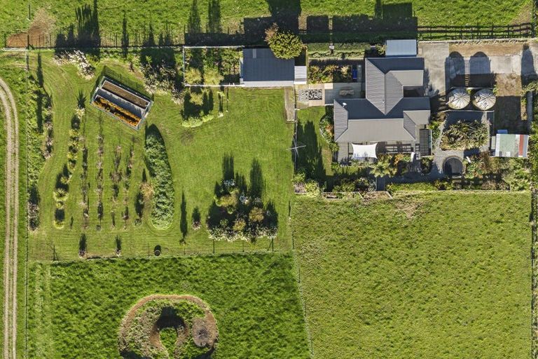 Photo of property in 37 Upper Pitone Road, Pitone, New Plymouth, 4374