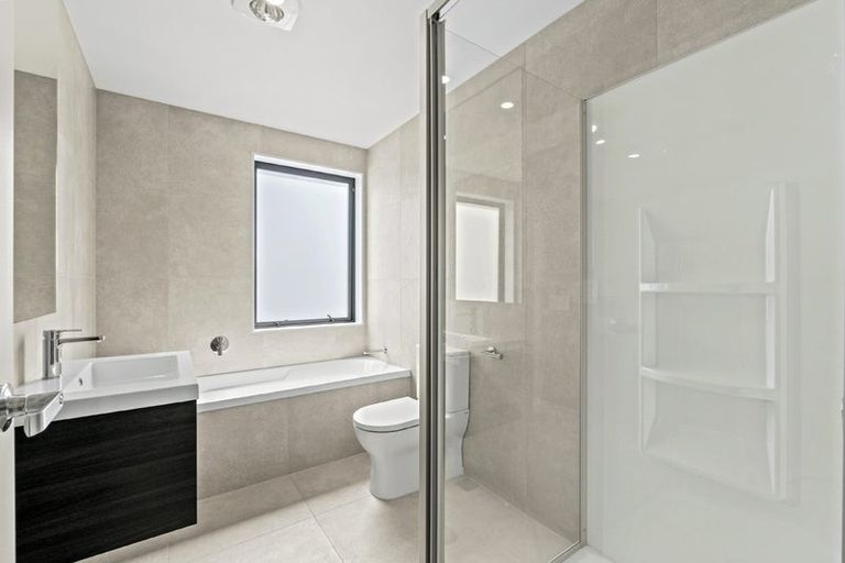 Photo of property in 116 Pepene Avenue, Takanini, Auckland, 2112