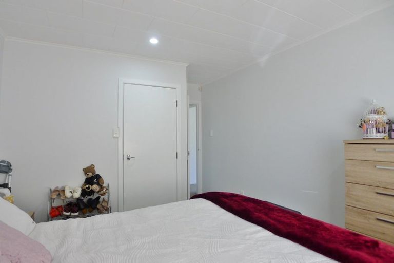 Photo of property in 1/29 Nikau Street, New Lynn, Auckland, 0600