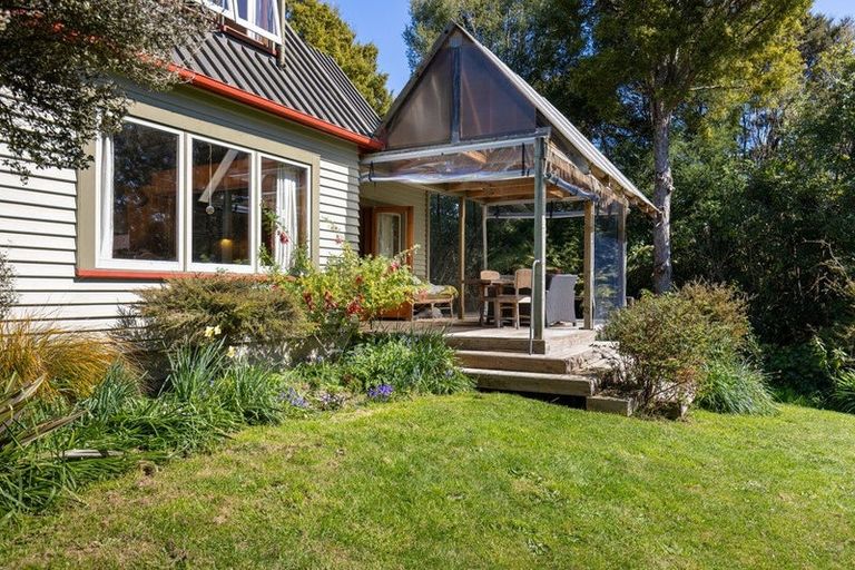 Photo of property in 16 School Road, Lower Moutere, Upper Moutere, 7175