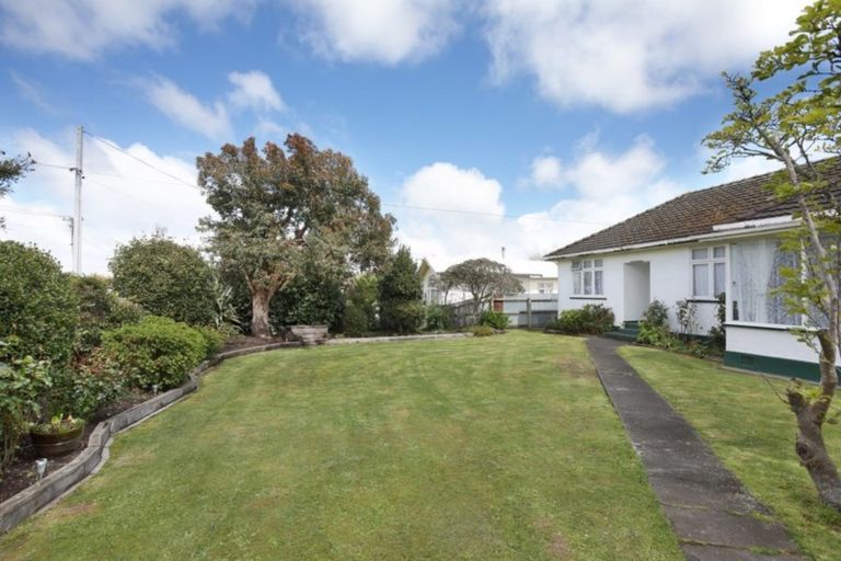 Photo of property in 18 Blackwell Street, Marton, 4710