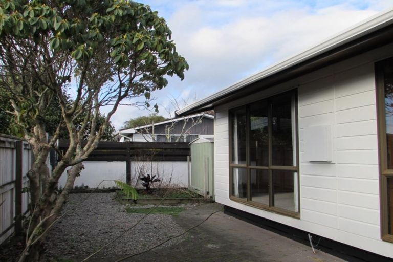 Photo of property in 2/68 Gibbons Street, Ebdentown, Upper Hutt, 5018