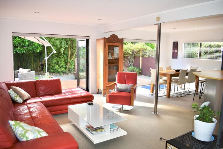 Photo of property in 11 Renata Road, Otaki, 5512