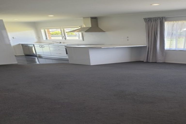 Photo of property in 1/11 Broadview Place, Howick, Auckland, 2014