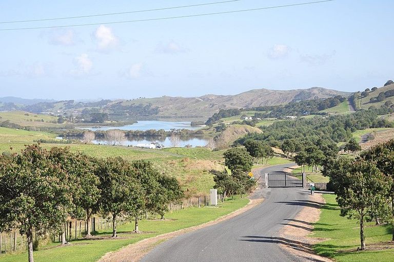 Photo of property in 18a Salt River View Road, Kaiwaka, 0573