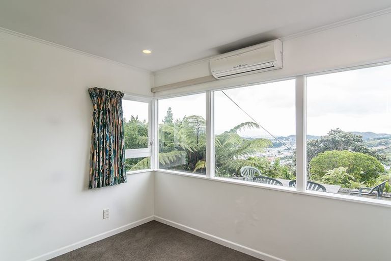 Photo of property in 118 Kelburn Parade, Kelburn, Wellington, 6012