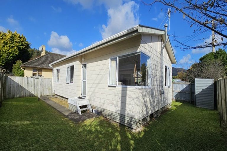 Photo of property in 289 Naenae Road, Naenae, Lower Hutt, 5011
