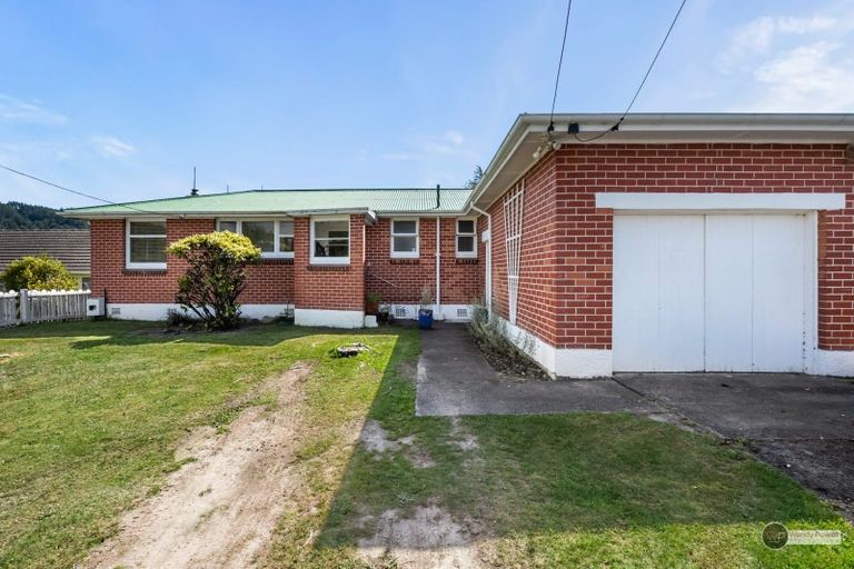 Photo of property in 41 Dowling Grove, Silverstream, Upper Hutt, 5019