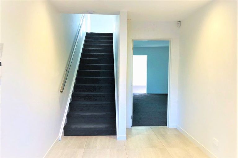 Photo of property in 1/14 Rothesay Bay Road, Rothesay Bay, Auckland, 0630