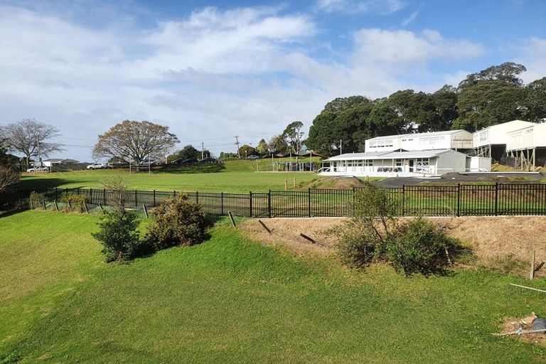 Photo of property in 19b Nutsey Avenue, Northcote, Auckland, 0627