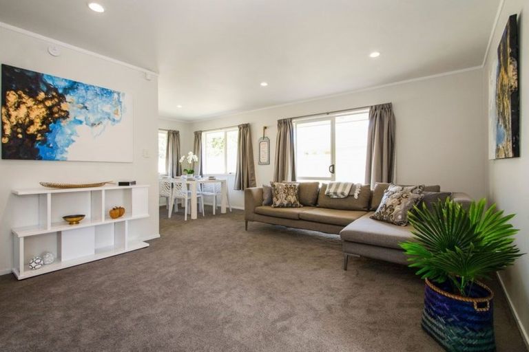 Photo of property in 19 Liddesdale Place, Papakura, 2110