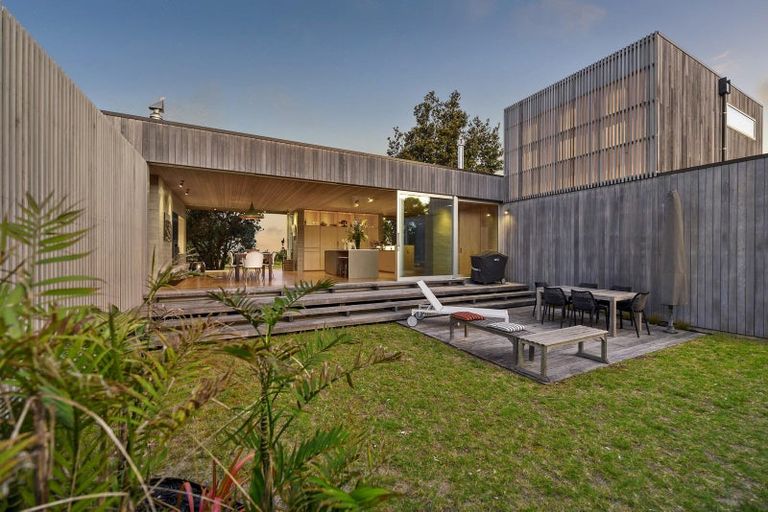 Photo of property in 19 Lagoon Way, Omaha, 0986