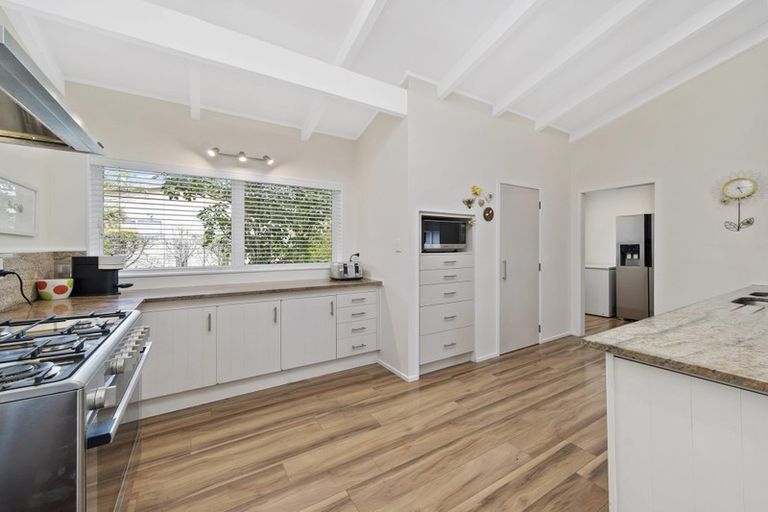 Photo of property in 106 The Circle, Manly, Whangaparaoa, 0930