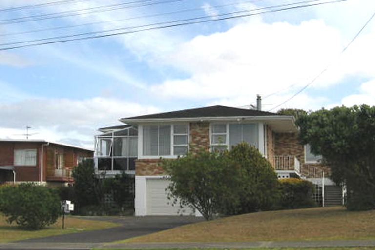 Photo of property in 302 East Coast Road, Forrest Hill, Auckland, 0620