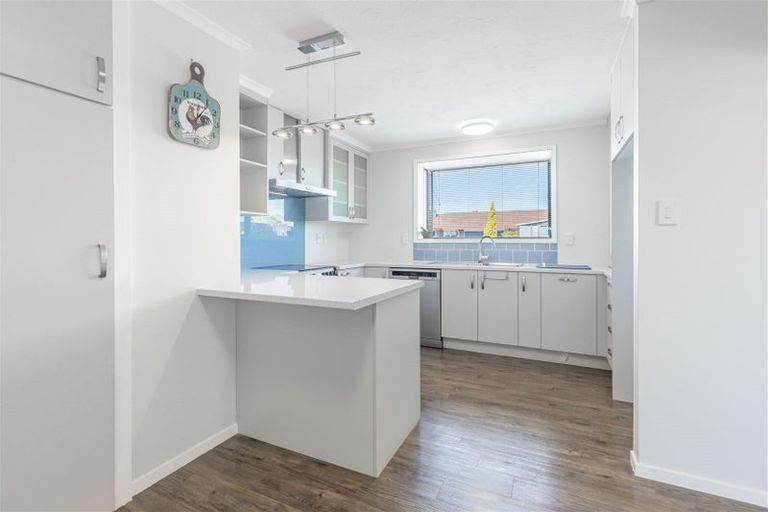 Photo of property in 2/128 Reynolds Avenue, Bishopdale, Christchurch, 8053