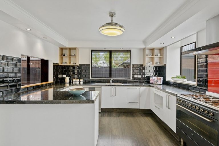 Photo of property in 41 Lowry Avenue, Redwood, Christchurch, 8051