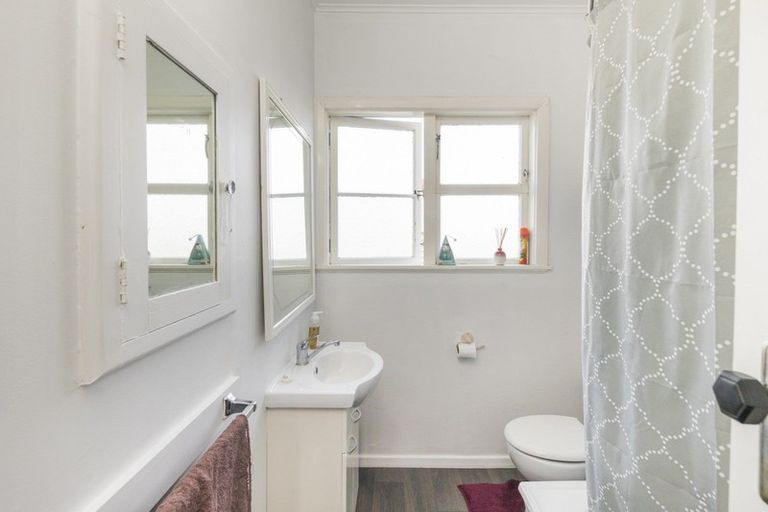 Photo of property in 2 Koromiko Avenue, Roslyn, Palmerston North, 4414