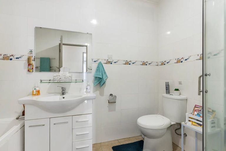 Photo of property in 10d Evans Road, Weymouth, Auckland, 2103