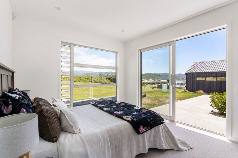 Photo of property in 16 Ian Hopper Way, Pauanui, 3579