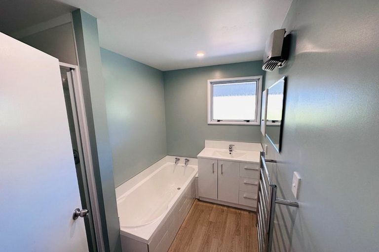 Photo of property in 2 Guildford Street, Burnside, Christchurch, 8053